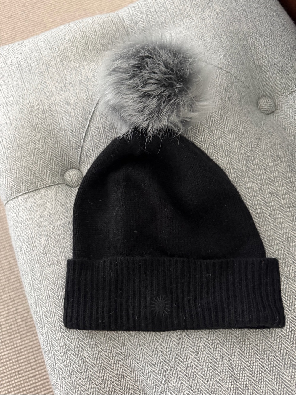 UGG women’s Black Knit Beanie with Gray Faux Fur Pom